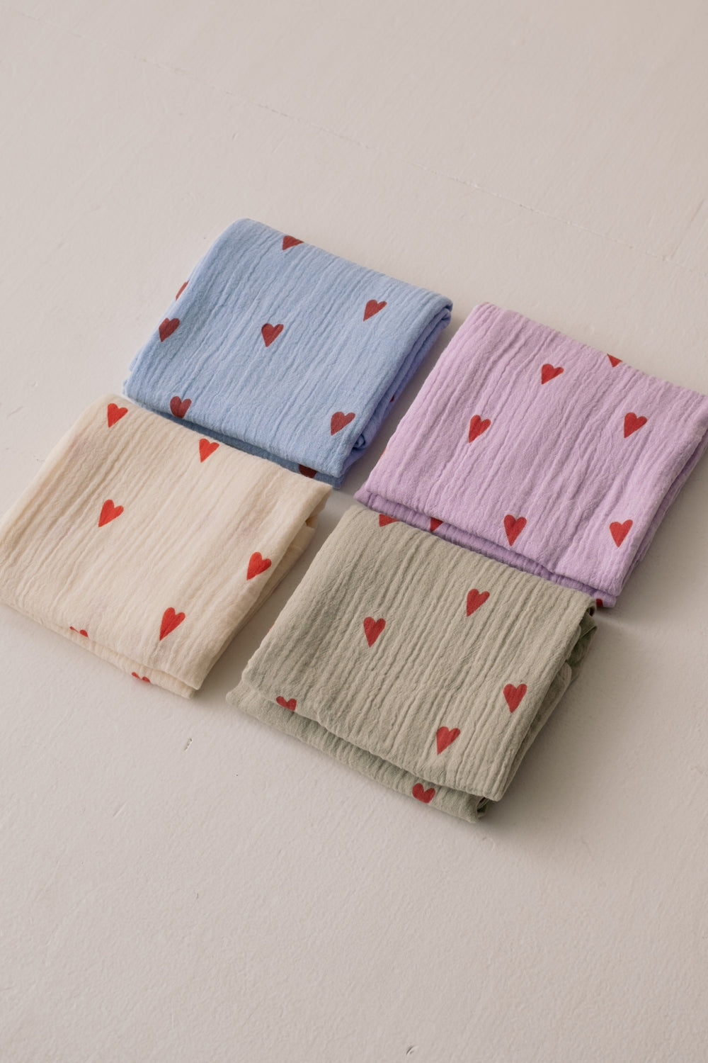 Swaddle Print Large | Light Blue Hearts