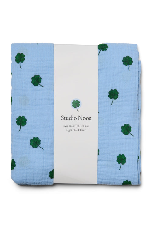 Swaddle Print Large | Light Blue Clover