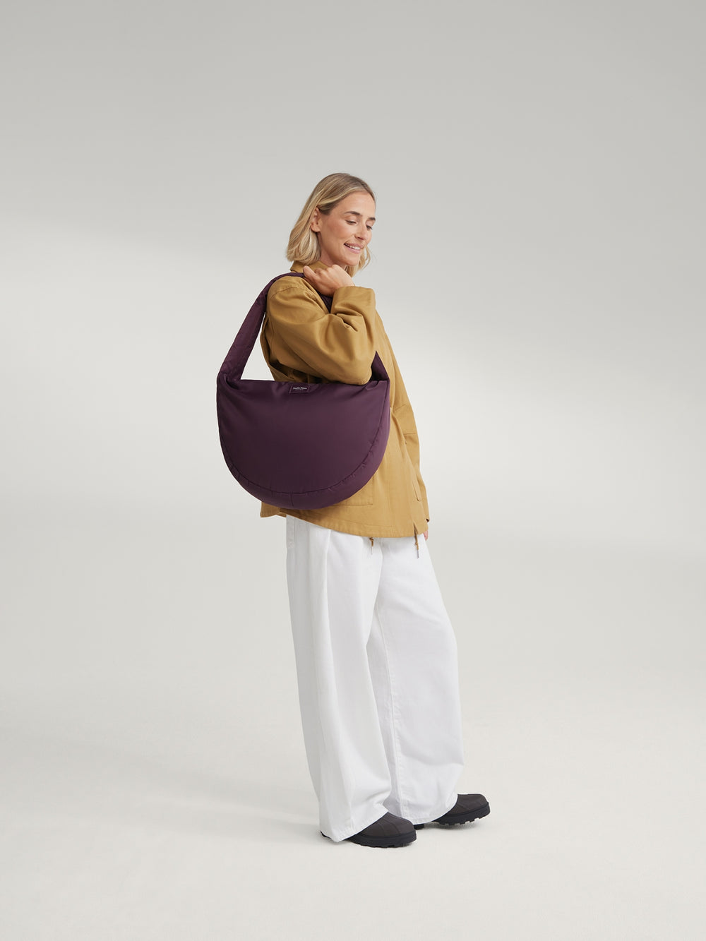Technical Puffy Cross Body Bag | Burgundy