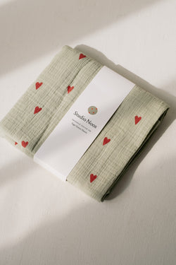 Swaddle Print Large | Green Hearts