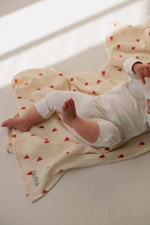 Swaddle Print Large | Beige Hearts