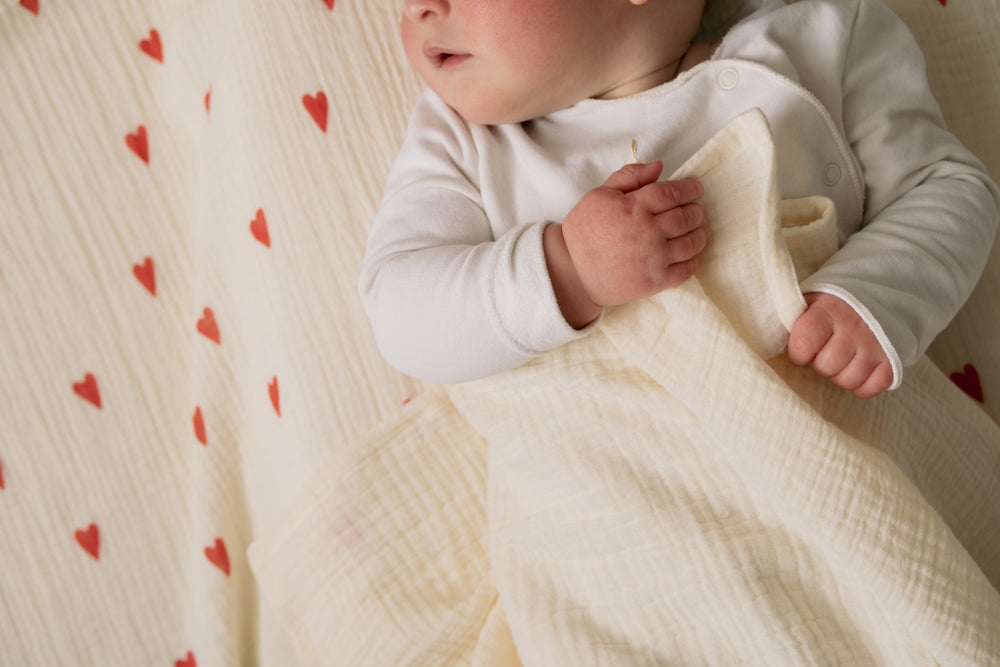 Beige Hydrofiele Doek Met Hartjes – Medium