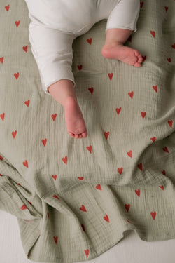 Swaddle Print Large | Green Hearts