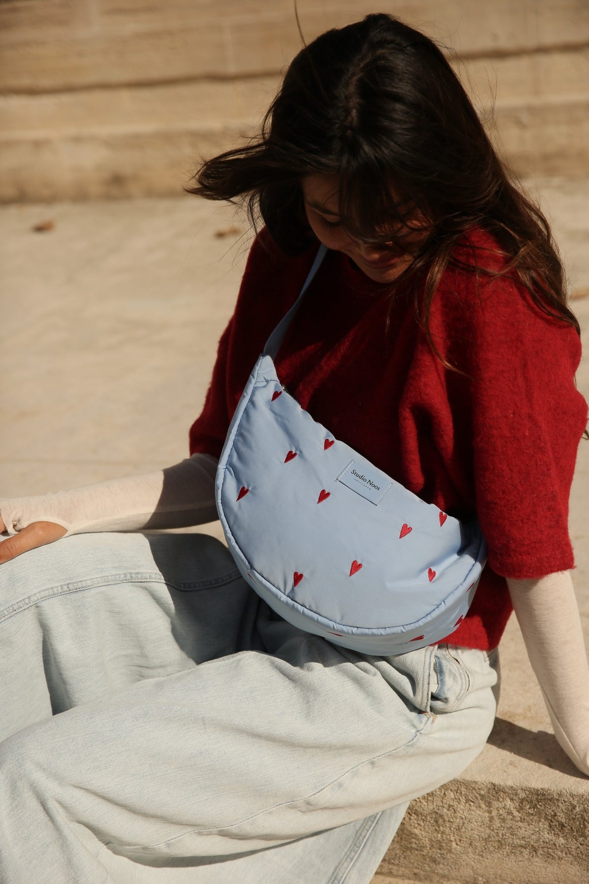 Hellblaue puffy Adult-Gürteltasche mit Herzen