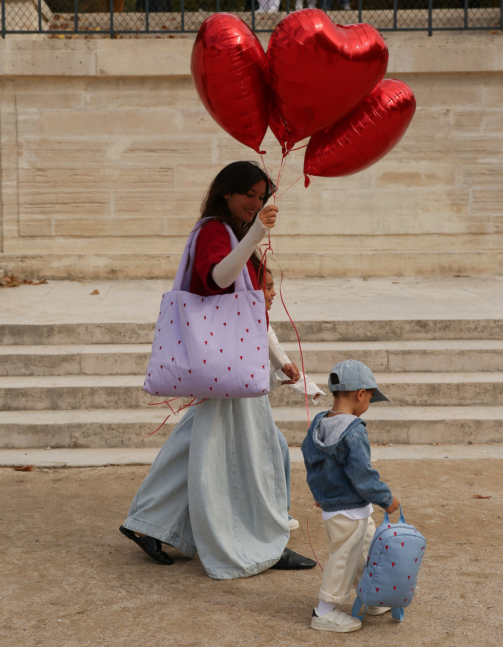 Lila puffy Mom-Bag mit Herzen