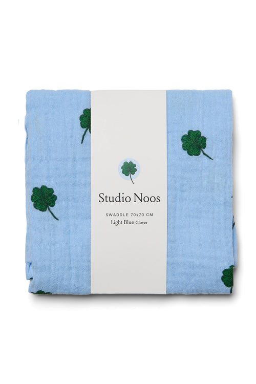 Swaddle Print Medium | Light Blue Clover