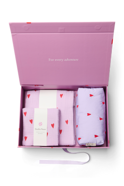 Newborn Essentials Gift Set | Paarse Hearts