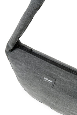 Mini sac à bandoulière en denim gris