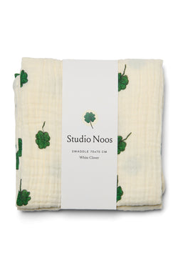 Swaddle Print Medium | White Clover
