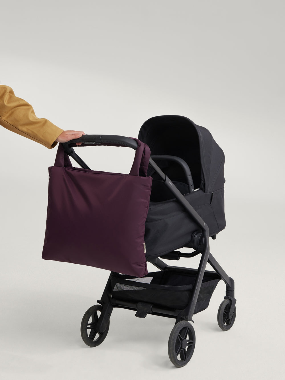 Technical Puffy Mom Bag | Burgundy