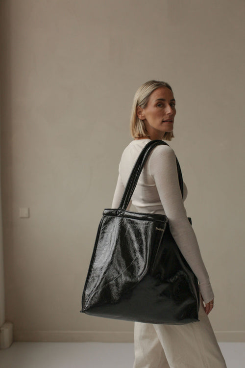 Teddy Mom Bag | Black Lacquer
