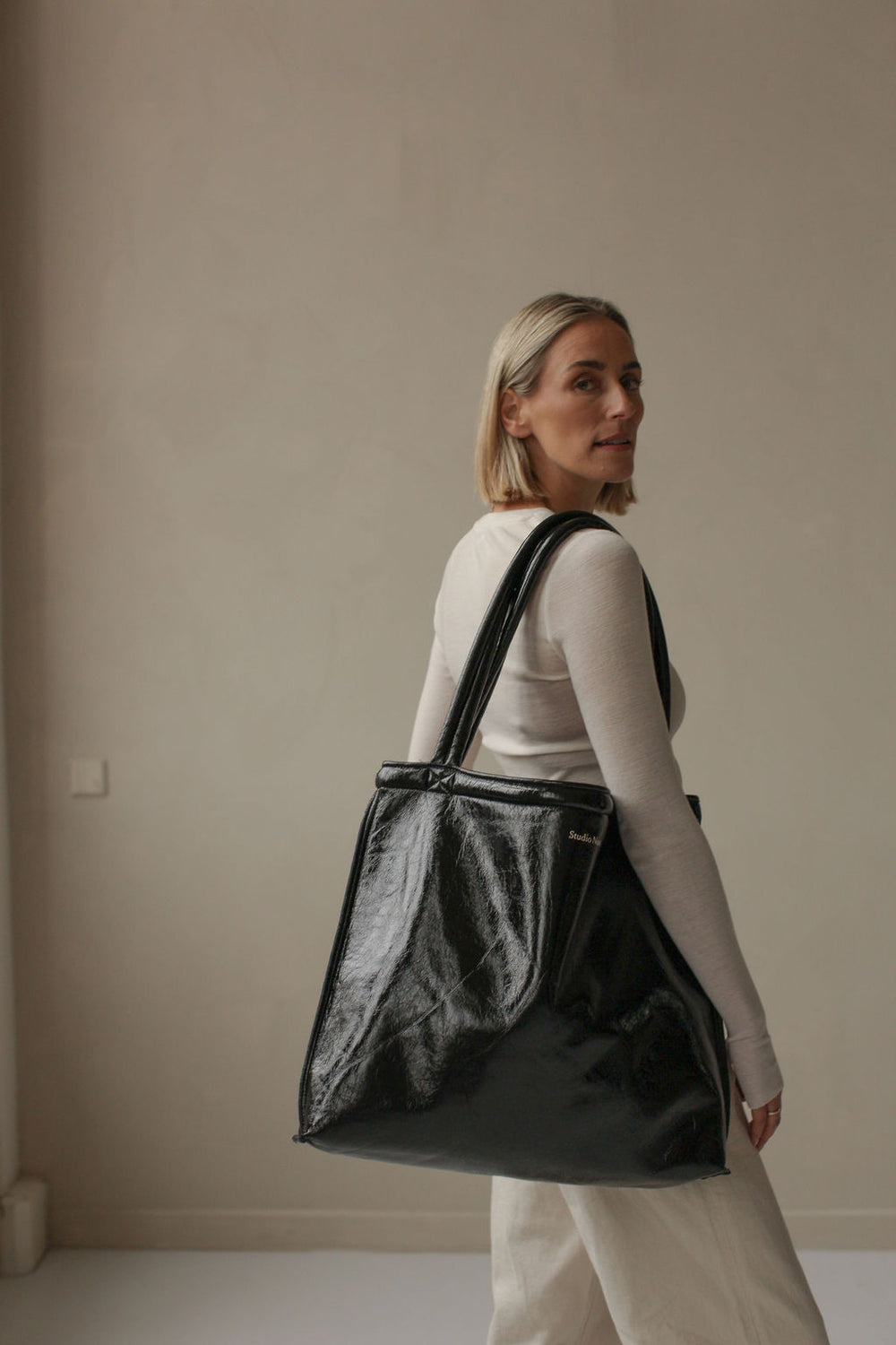 Teddy Mom Bag | Black Lacquer