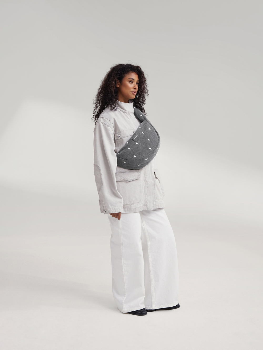 Grey Hearts Denim Mini-Umhängetasche