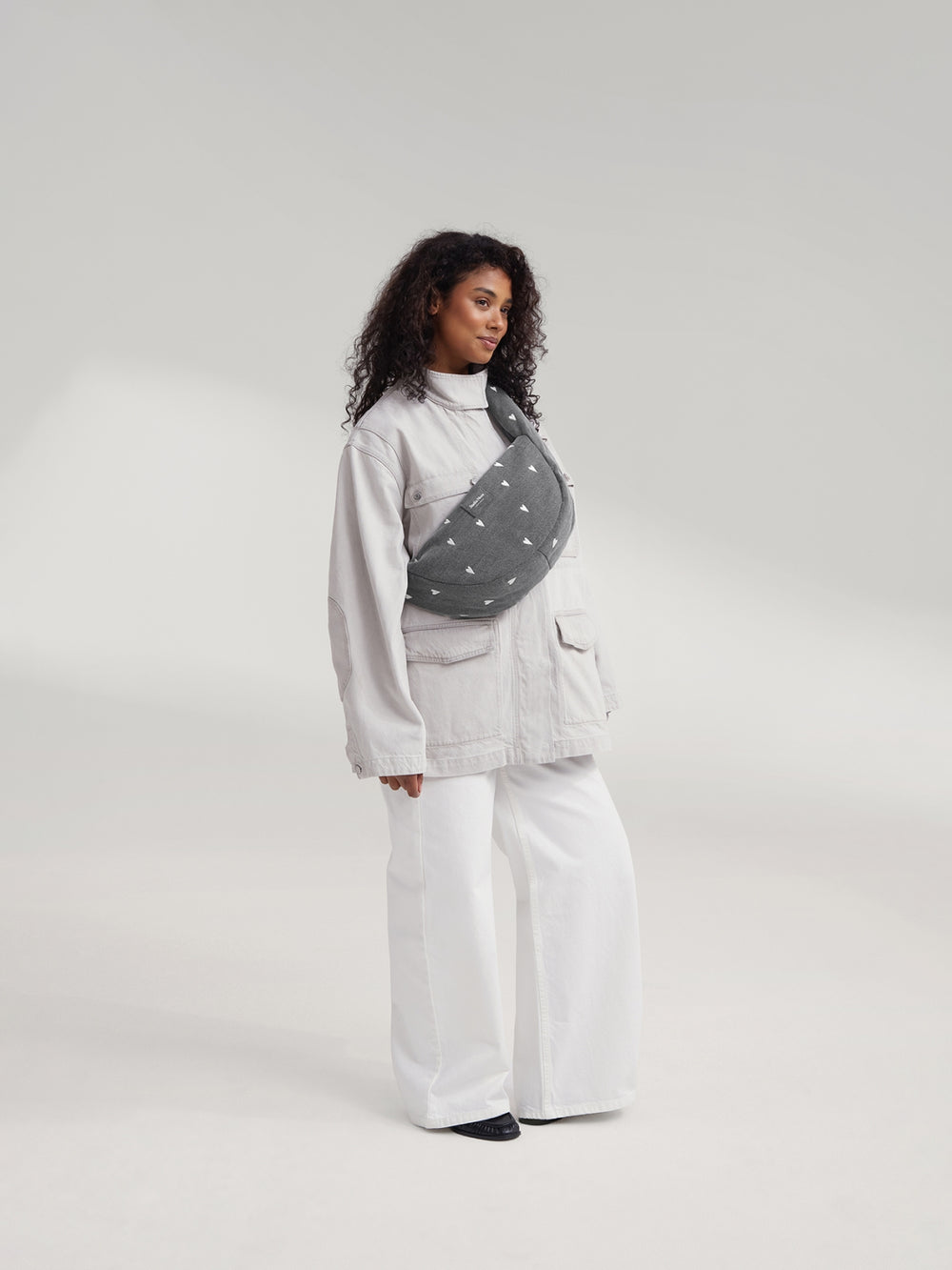 Grey Hearts Denim Mini-Umhängetasche