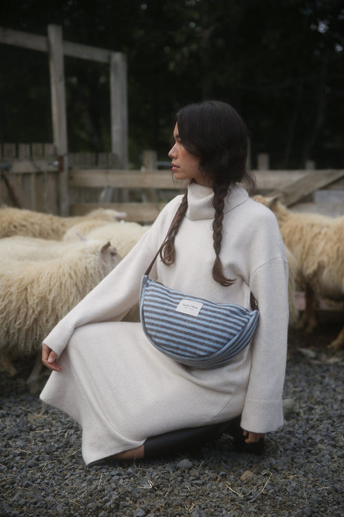 Gürteltasche Gestreifte Wolle | Hellblau / Braun